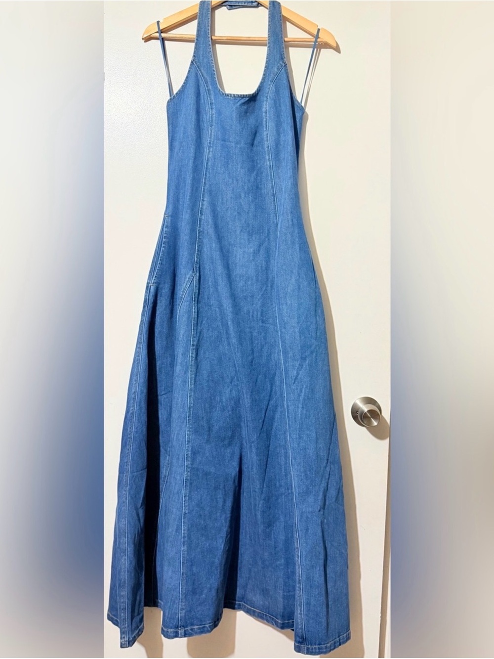 SOVERE Women’s Washed Blue Denim Maxi Dress - Picture 4 of 6